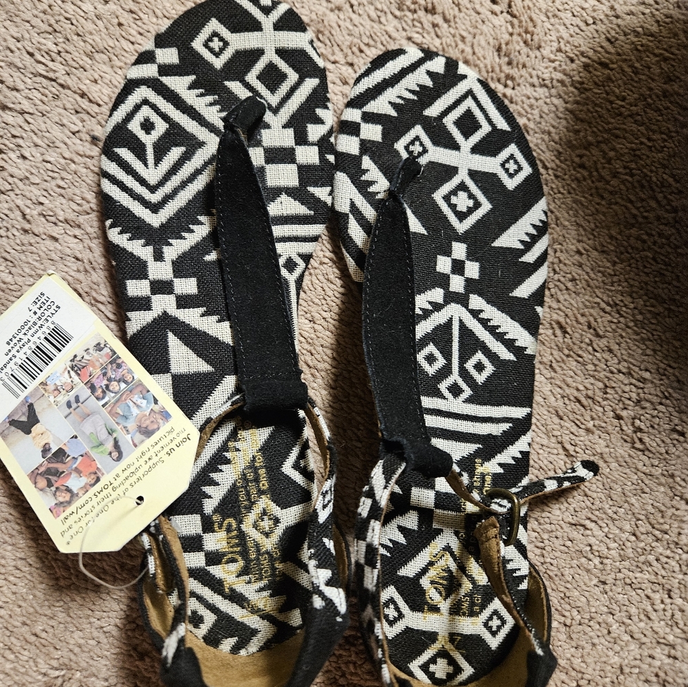 Tom's sandals